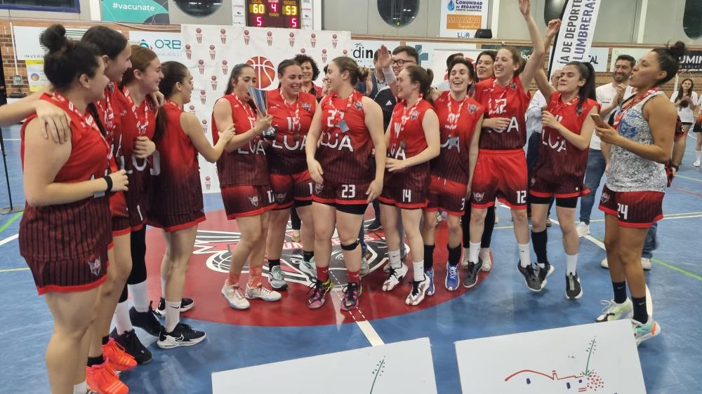 CB Lumbreras completa la fiesta del baloncesto femenino y asciende a Primera División